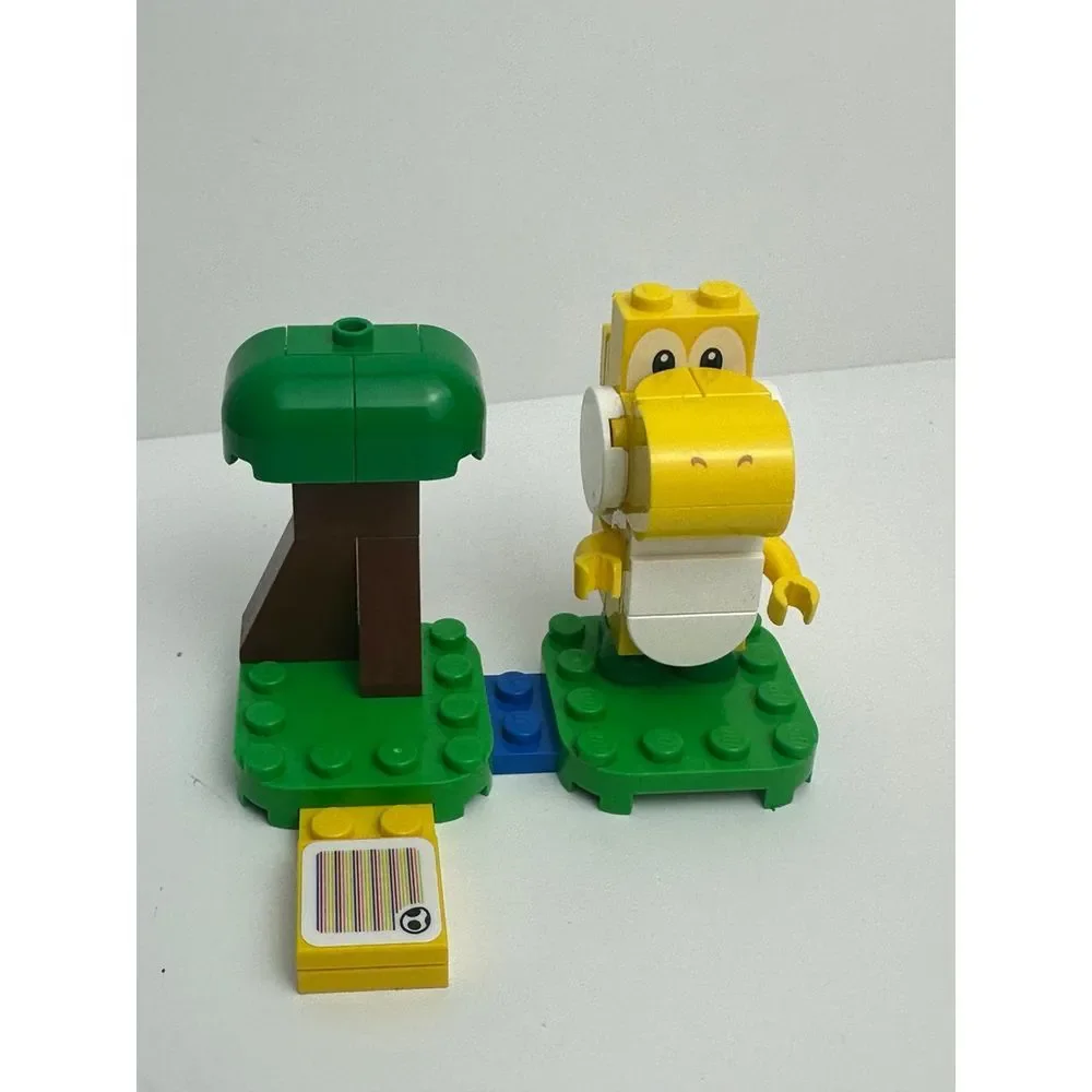 LEGO Super Mario Yellow‎ Yoshi's and Tree